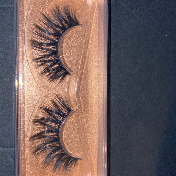 MINK LASHES - Picture 3 of 8